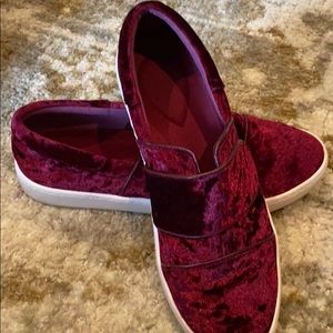 Velour shoes
